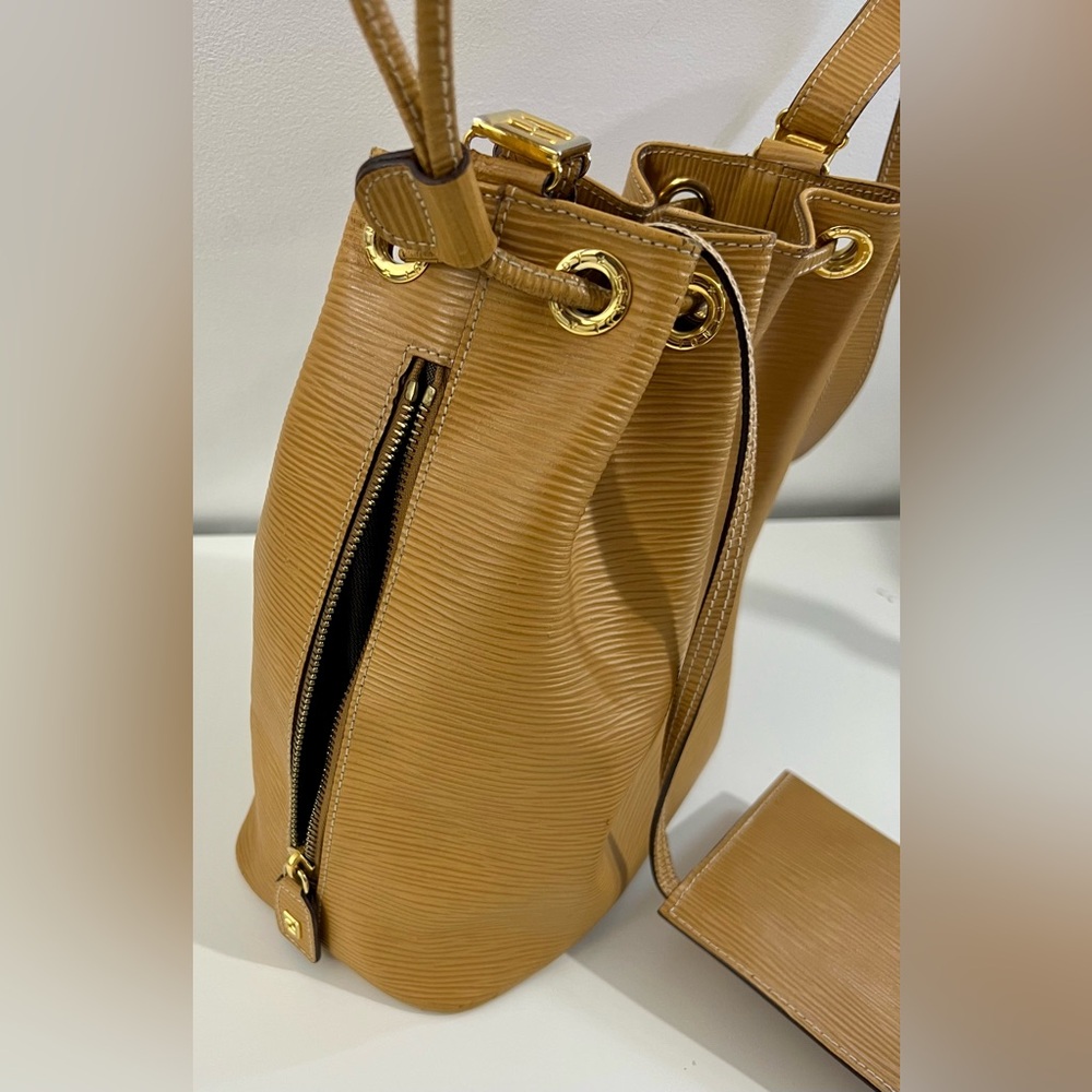 Fendi Epi‎ Bag - Picture 7 of 14